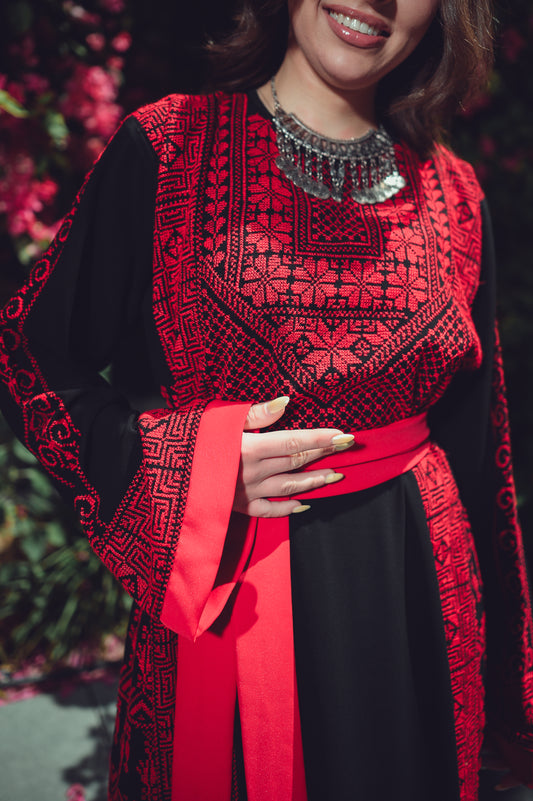 Traditional Hand-Embroidered Thobe – Red and black