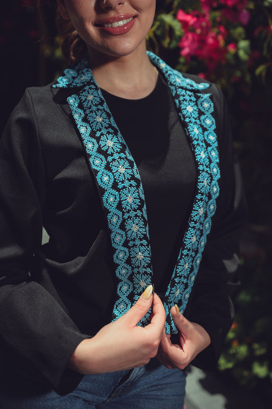 Cropped Blazer with Embroidered Collar