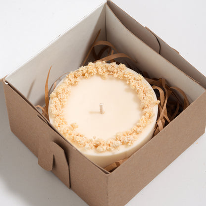 Round Shape Candle with Flowers