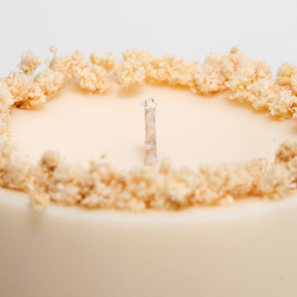 Round Shape Candle with Flowers