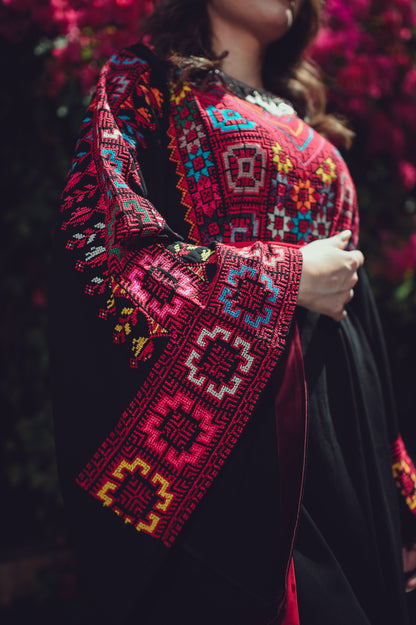 Traditional Thobe Inspired by “Qubbet Ramallah” Style with Fine Embroidery & Silk Belt