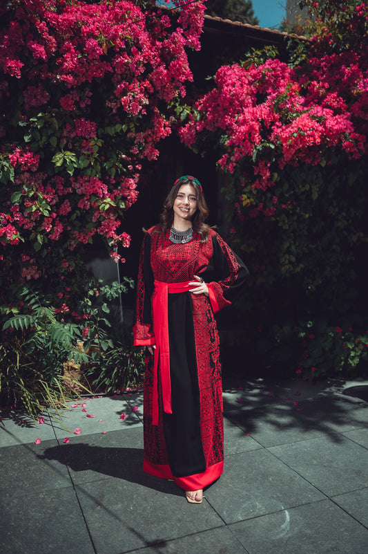 Traditional Hand-Embroidered Thobe – Red and black