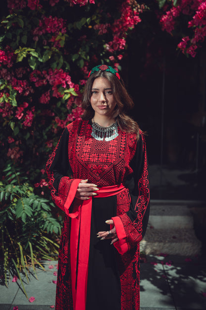 Traditional Hand-Embroidered Thobe – Red and black
