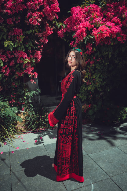 Traditional Hand-Embroidered Thobe – Red and black