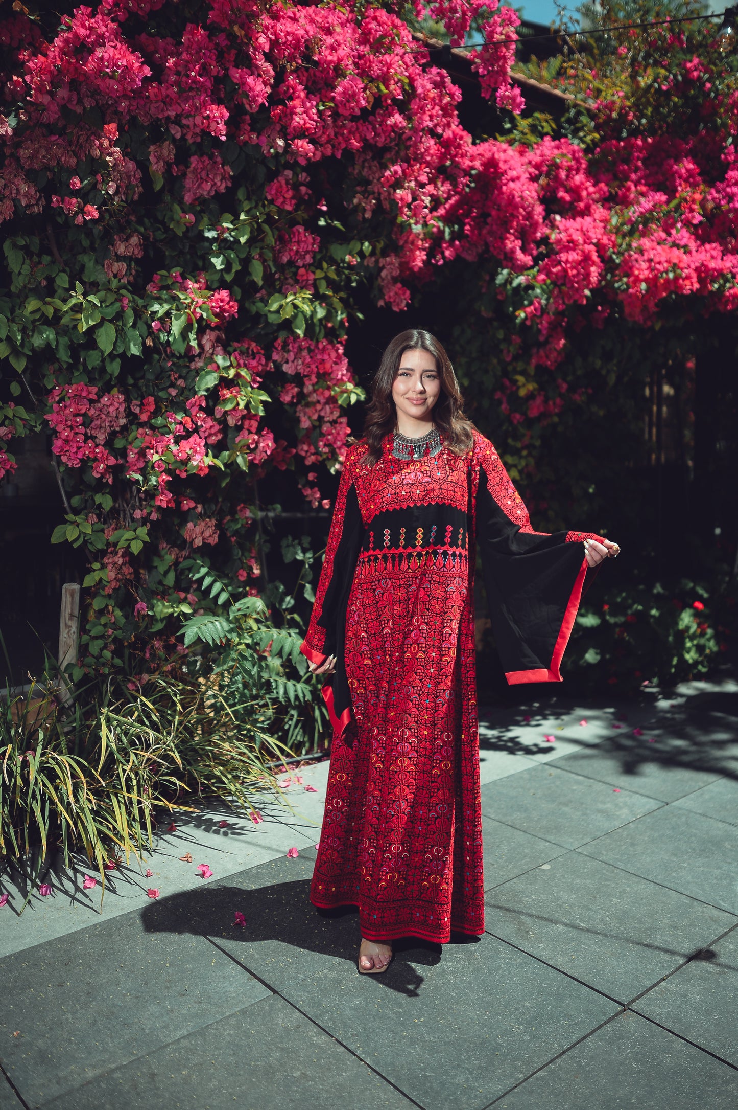 Thobe with Traditional Radan Sleeves and Colorful Embroidery