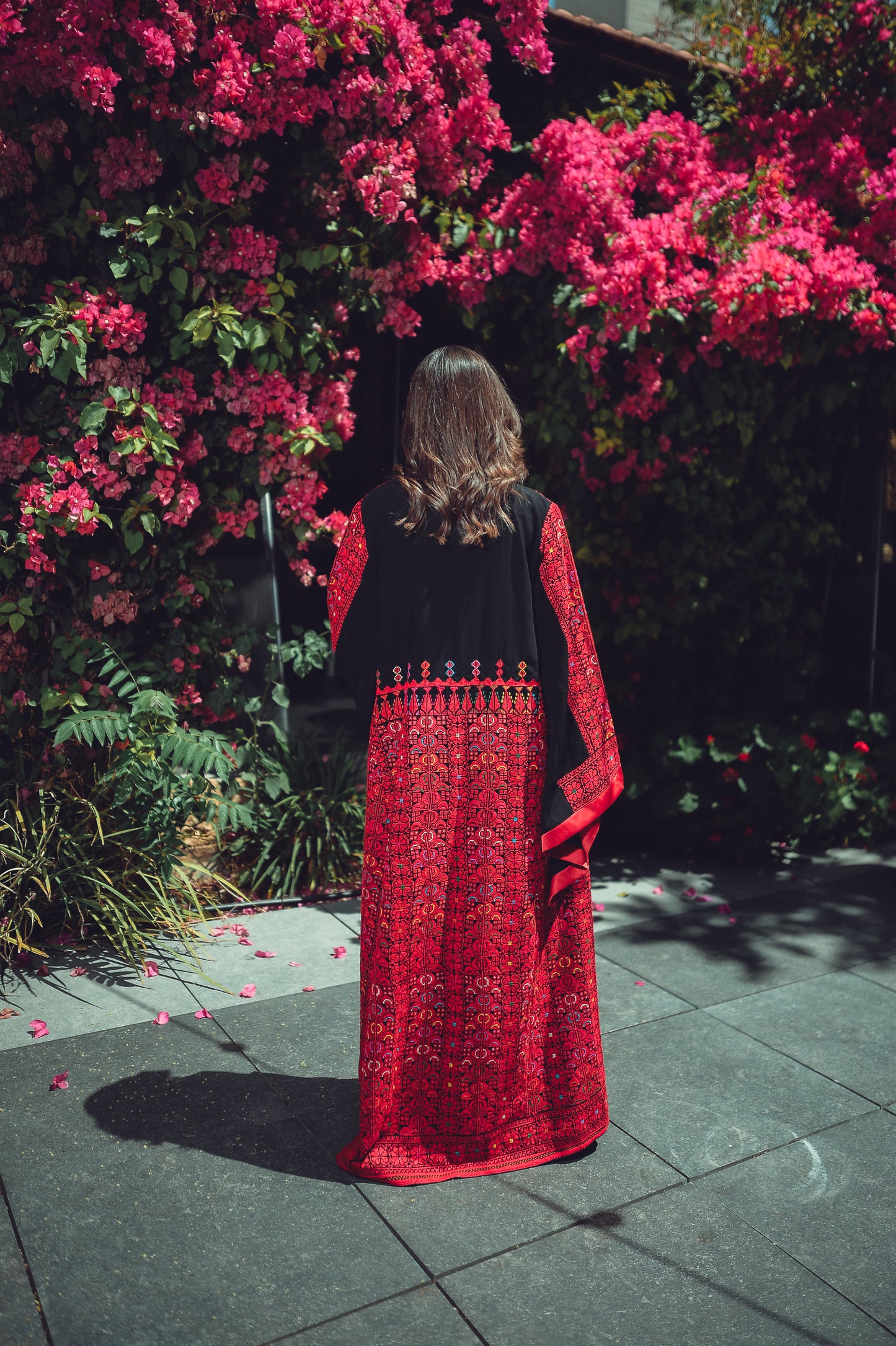 Thobe with Traditional Radan Sleeves and Colorful Embroidery