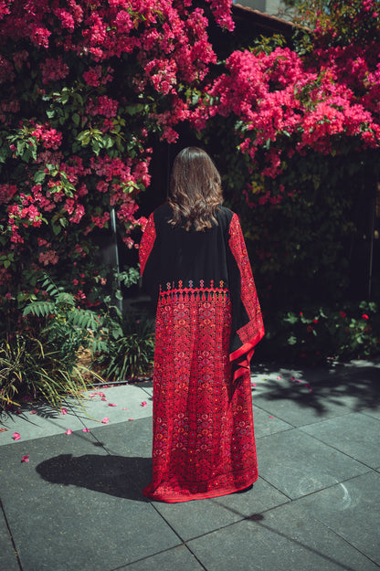 Thobe with Traditional Radan Sleeves and Colorful Embroidery